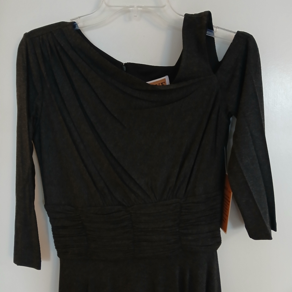 NWT NUE by Shani Elegant Grey Women's Dress, Size 6 - Picture 5 of 16